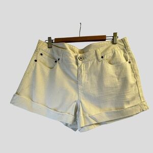 Women’s White Cuffed Shorts Casual Summer Lightweight Neutral Size 15/16